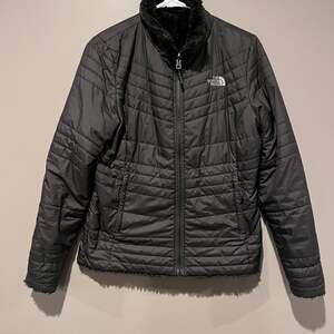 The North Face Women's Black Mossbud Swirl Reversible Insulated Jacket, Small